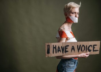 찰리 커크 암살 관련 발언 교육자 잇단 해임·조사