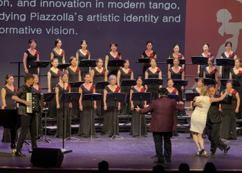 “가을밤을 아름다운 합창으로 수놓다”