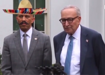 트럼프, 하원 민주당 원내대표 조롱 딥페이크 영상 공개