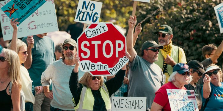 “왕은 없다” 외친 전국 시위…트럼프정부 권력 남용 규탄