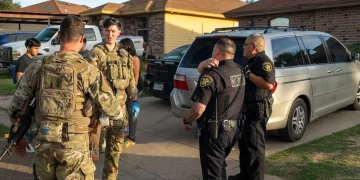 애벗 주지사, 트럼프 요청에 텍사스 주방위군 타주에 파견