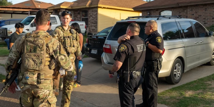 애벗 주지사, 트럼프 요청에 텍사스 주방위군 타주에 파견