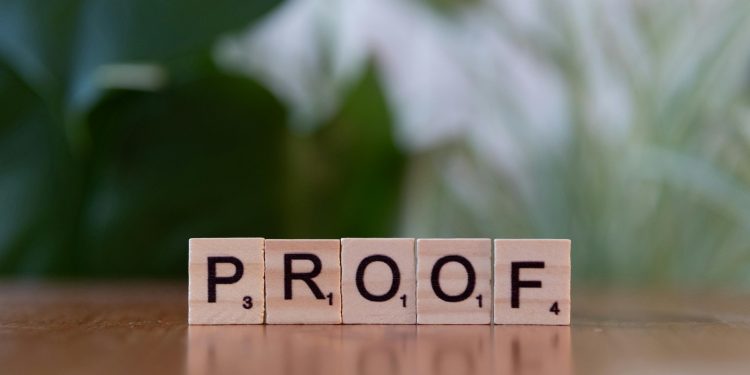 명품 리세일 급성장…‘진품 인증’이 새 경쟁 기준