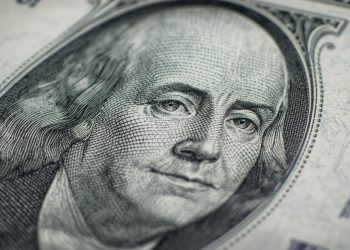 “2,000달러 관세 환급 수표, 2026년 중반 지급”