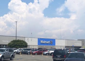 노스캐롤라이나 월마트, 총격 신고로 크리스마스 이브 긴급 폐쇄