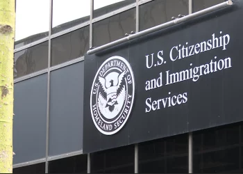 트럼프 행정부, 외국인 보안 심사 강화 위해 새 심사 센터 운영