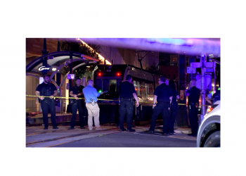 샬롯 경전철 흉기 난동 용의자, 연방법원에 기소돼