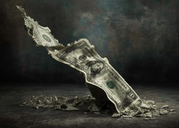 美 달러화 가치 4년 만에 최저… ‘약달러 시대’ 누가 웃고 우나