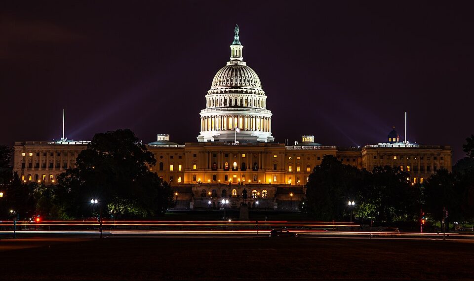 트럼프 2기 정부 또다시 셧다운… ‘이민 단속 총격’에 예산안 발목