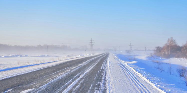 샬롯·그린스보로 교통 비상 — 고속도로·로컬길 빙판 위험 여전
