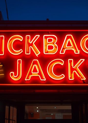 그린스보로 기반 ‘킥백 잭스’, 성차별 채용 소송에 111만 달러 합의