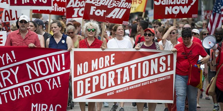美 연방 법원, 트럼프 행정부 ‘불법 추방’에 제동… 이민 가족 귀환 명령