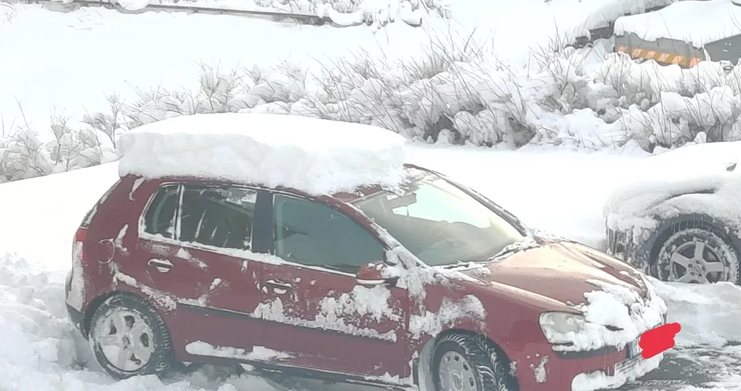 차량 지붕 위 눈(Ice Missile) 그대로 두고 운전하면 불법?