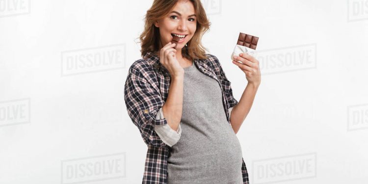 임신 중 초콜릿 섭취, ‘전자간증 위험 낮출 가능성’…연구 결과 주목