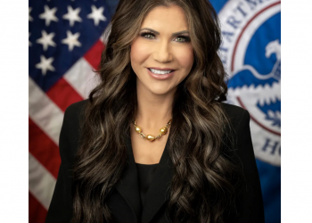 트럼프, 크리스티 놈 국토안보장관 전격 경질… 후임에 뮬린 의원 지명