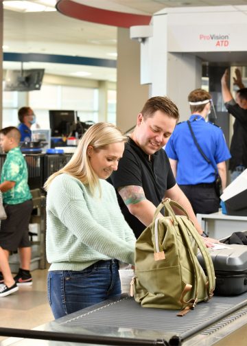 미 공항 보안검색 변화… 얼굴 인식으로 ‘신분증 없이’ 통과 가능