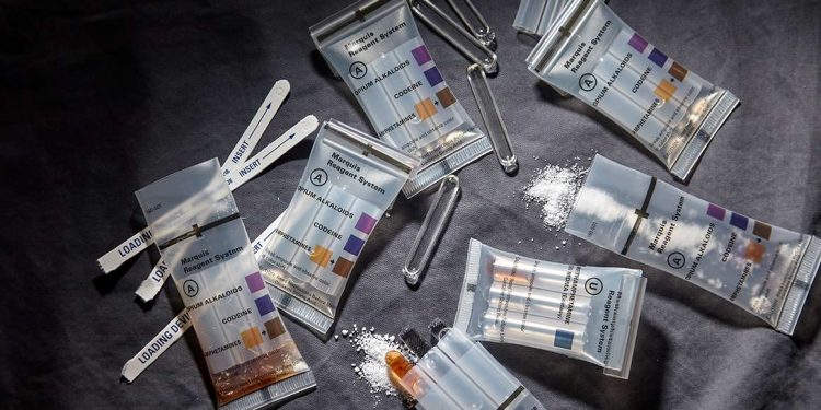 “새 배설물도 코카인?”… 美 경찰 ‘간이 마약 검사’ 논란 확산