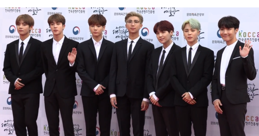방탄소년단, 미 AMA서 통산 두 번째 ‘올해의 아티스트’ 대상 수상