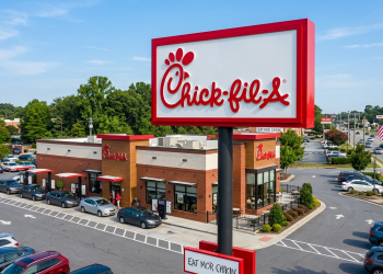 미국정부, Chick-fil-A 가맹점 ‘안식일 차별’ 소송