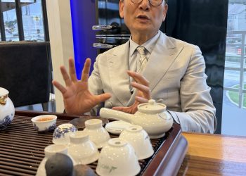 이승만·맥아더 동상 설립 놓고 애틀랜타 한인사회 이견 대립…박은석 회장 “동포 의견수렴이 우선”